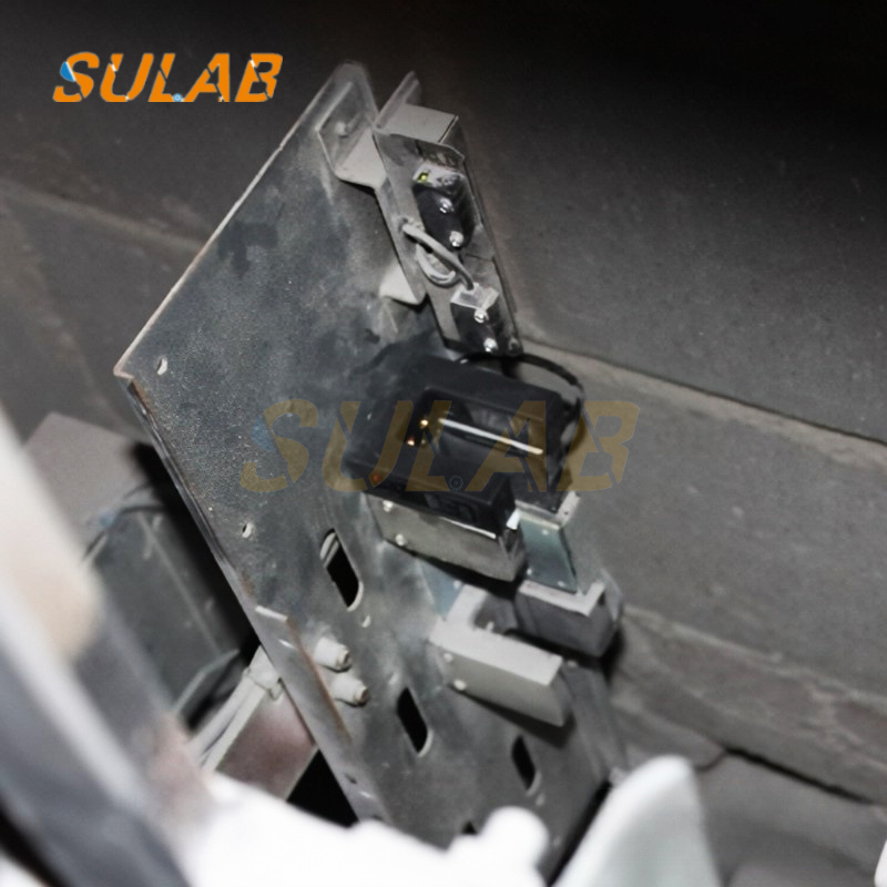 CEDES GLS126NT2.NO High-Precision Photoelectric Leveling Sensor with 26mm Fork Gap and 0.5mm Positioning Accuracy for Elevator Systems