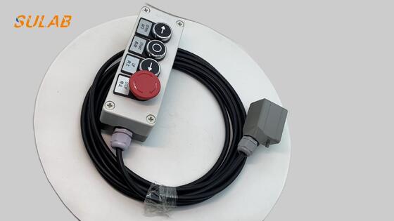 TKE-Kontrollbox für die Inspektion von Rolltreppen mit Notstoppknopf, Echtzeit-Anzeige des Fehlercodes und Sicherheitsnormen EN 81-20