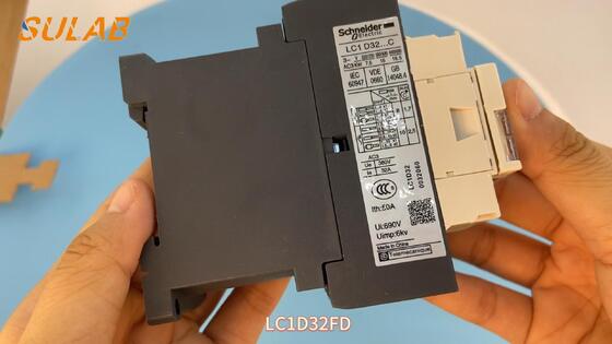 Schneider LC1D32FD 3-Polar-Stromkontakt 32A 110VDC Spirale 1NO+1NC Aux für das Aufzugsteuerfach
